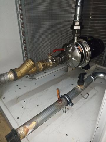 Budowa chiller 80 kW CArrier SKiC