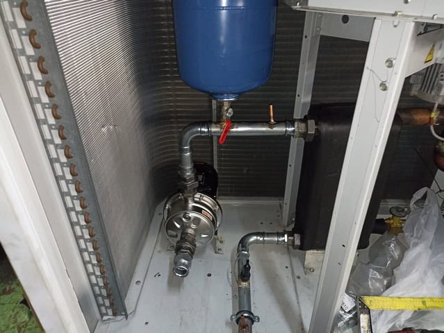 Budowa instalacji wodz lodowej w Carrier 38RA-080