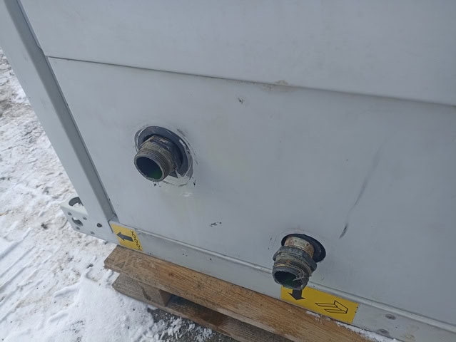 Króćce przyłączeniowe 1,5 cala chiller Carrier 80 kW SKiC