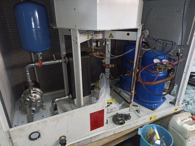 Przebudowa agregatu skraplającego w chiller 80 kW SKiC