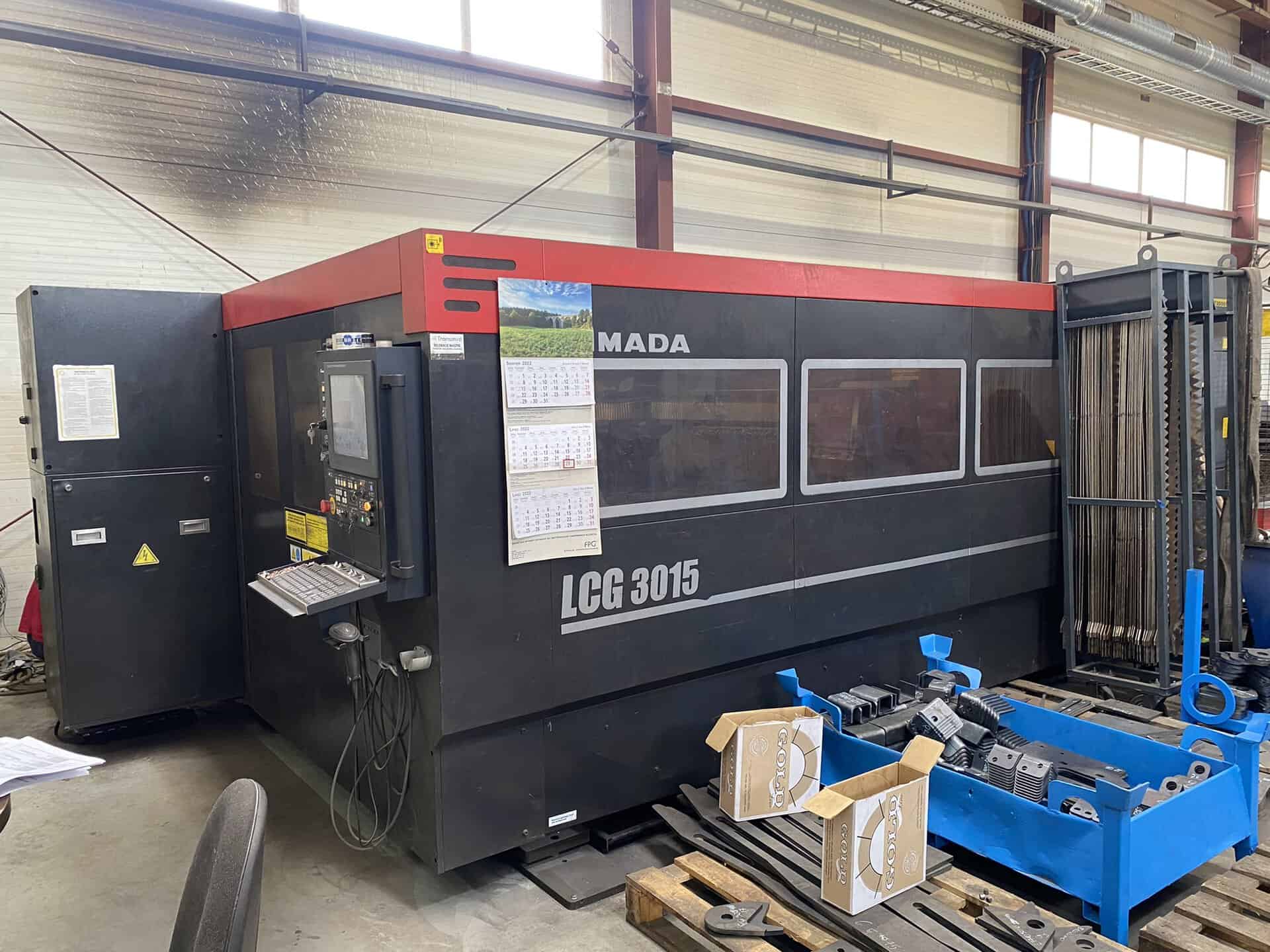 Wycinarka laserowa Amada LCG3015 z paletą detali