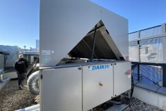 Sustainable Comfort 's Eco-Friendly Cooling in Modern Office Spaces