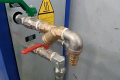 Przyłącze instalacji wody lodowej do urządzenia