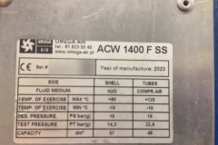 Tabliczka znamionowa wymiennika Omega Air ACW 1400F SS: płaszcz woda 10 bar, rury sprężone powietrze 16 bar