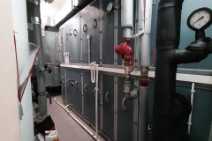 Centrale wentylacyjne VTS w maszynowni, widok wzdłuż sekcji
