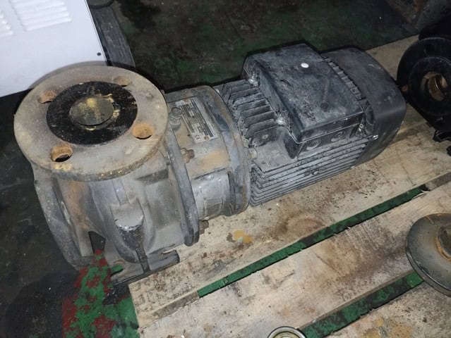 Pompa wody Grundfos NB32-125/142 w naprawie