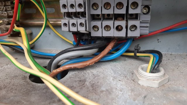 Przepalona instalacja elektryczna Chiller AIR BLUE ALFA 141