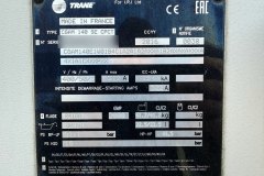 Tabliczka znamionowa chillera z czynnikiem R410A, GWP 2088 i napełnieniem 41,7 kg na obieg