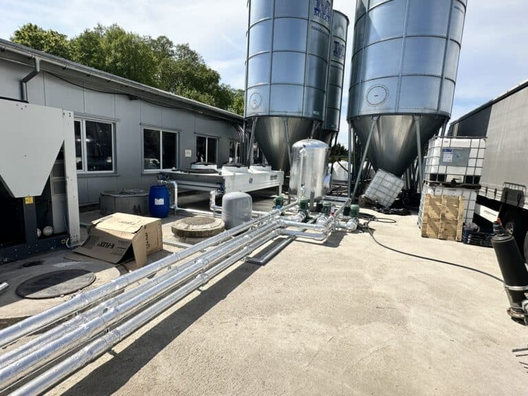 Układ free cooling z dry coolerami
