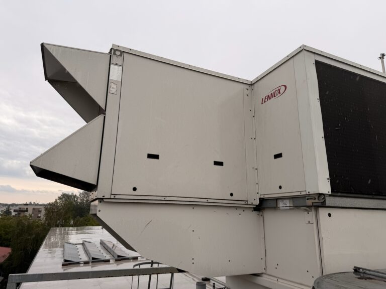 Przegląd rooftopu Lennox Baltic