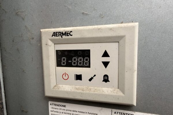 Chiller wybija zabezpieczenie termiczne. Diagnostyka agregatu wody lodowej Aermec ANL 580