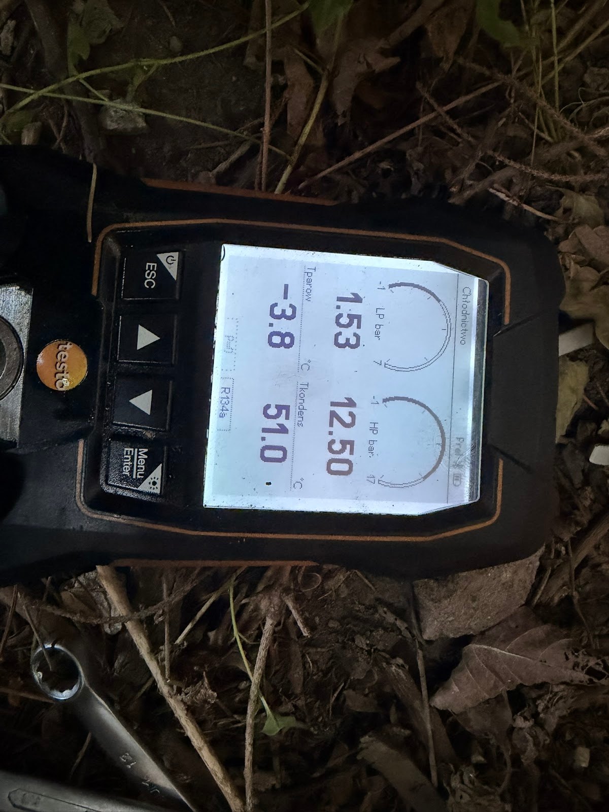 Pomiar przed retrofitem R-12 na R-134a: parowanie -3,8 °C, skraplanie 51,0 °C