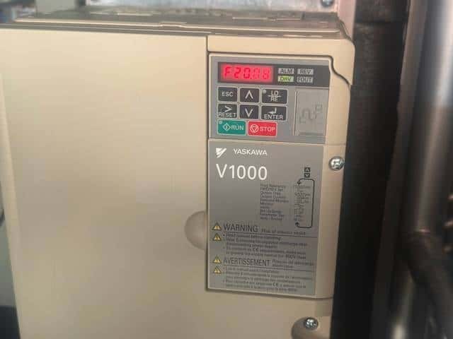 Falownik Yaskawa V1000 w szafie sterowniczej, główne źródło ciepła w bilansie chłodzenia szafy