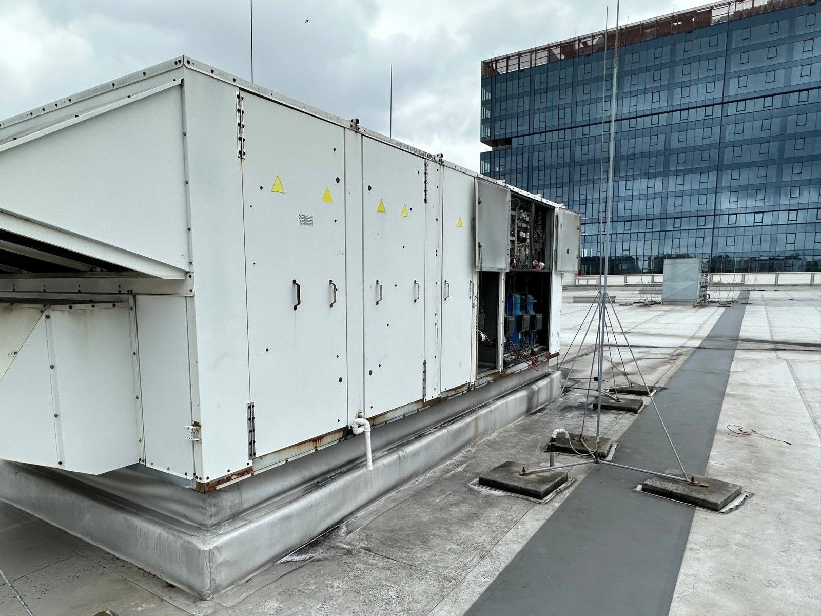 Serwis rooftopów: naprawa i przeglądy jednostek dachowych
