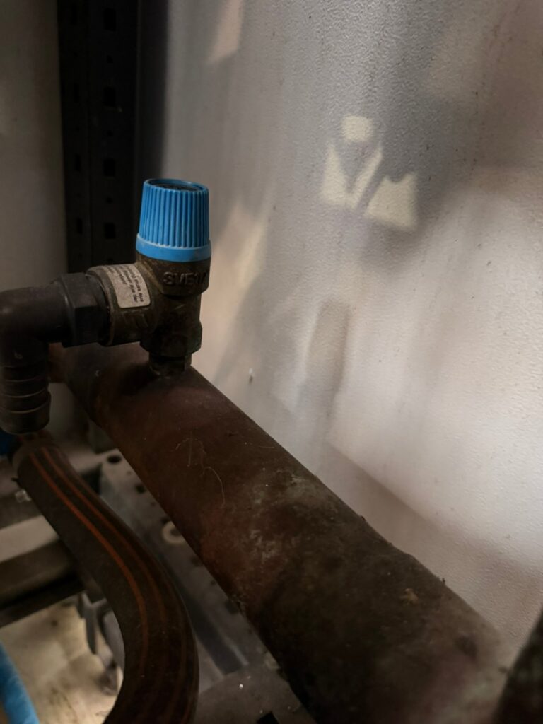 Zawór bezpieczeństwa przed pompą obiegową instalacji glikolowej
